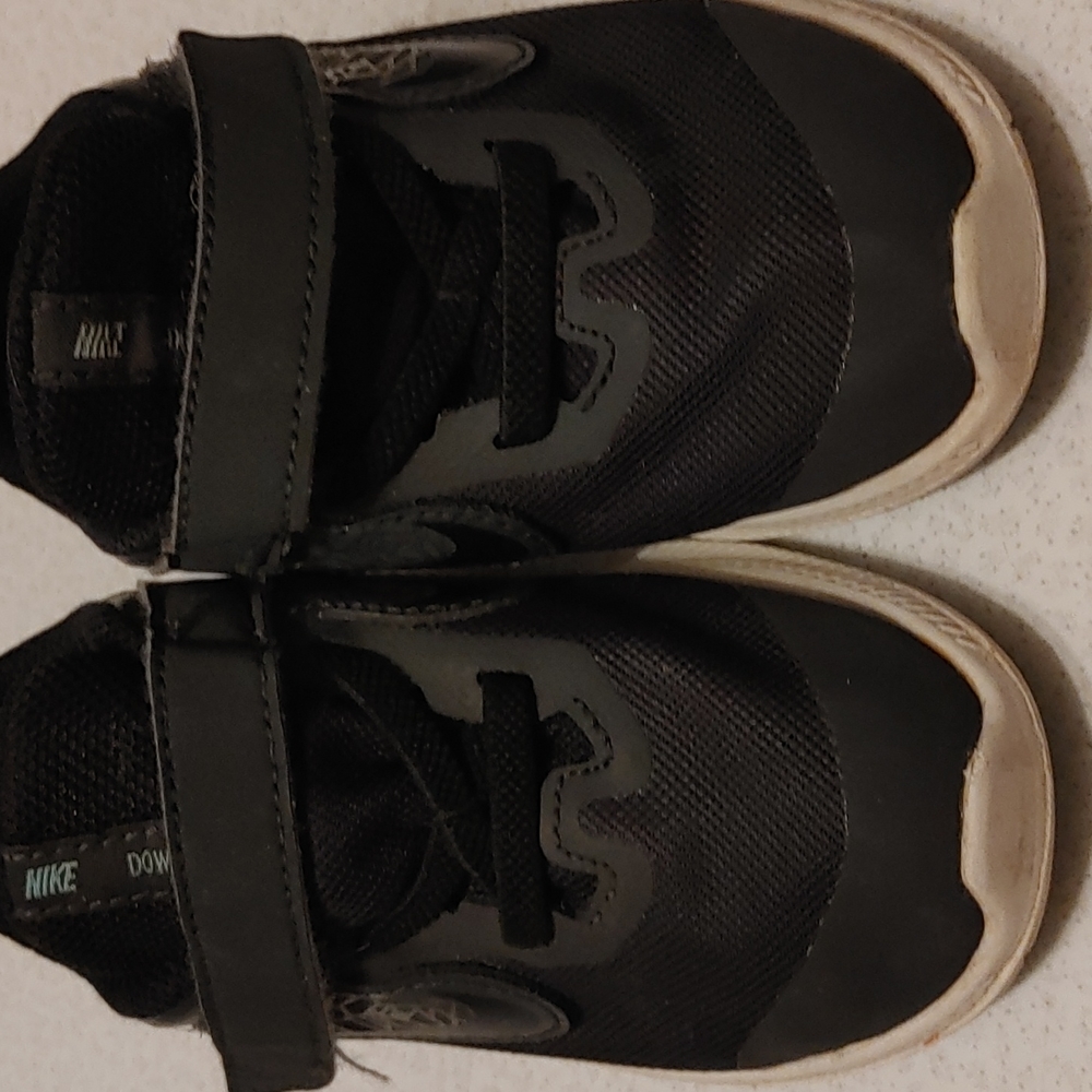 COPY - Boys Nike size 8